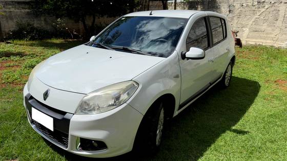 RENAULT SANDERO 1.6 PRIVILÈGE 8V FLEX 4P MANUAL